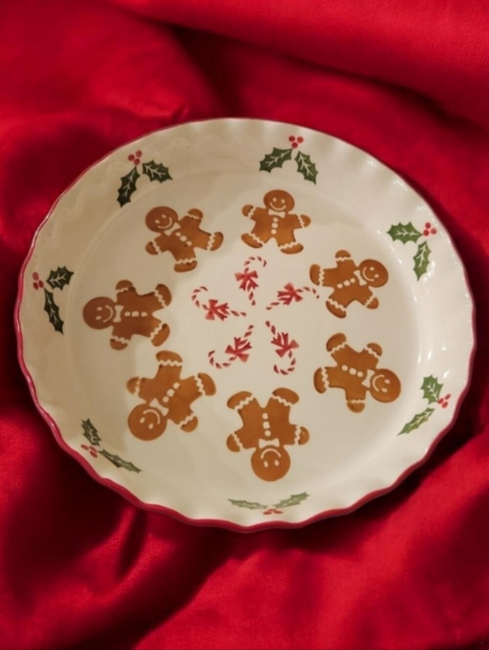 Grace's Bake Shop "Christmas  Gingerbread" Ceramic Pie Dish